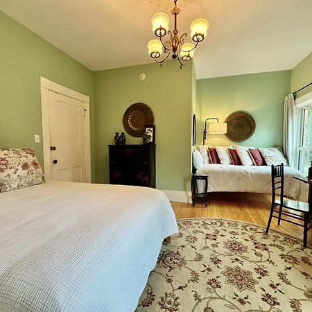 The Edwards Waterhouse Inn Fredonia Bagian luar foto