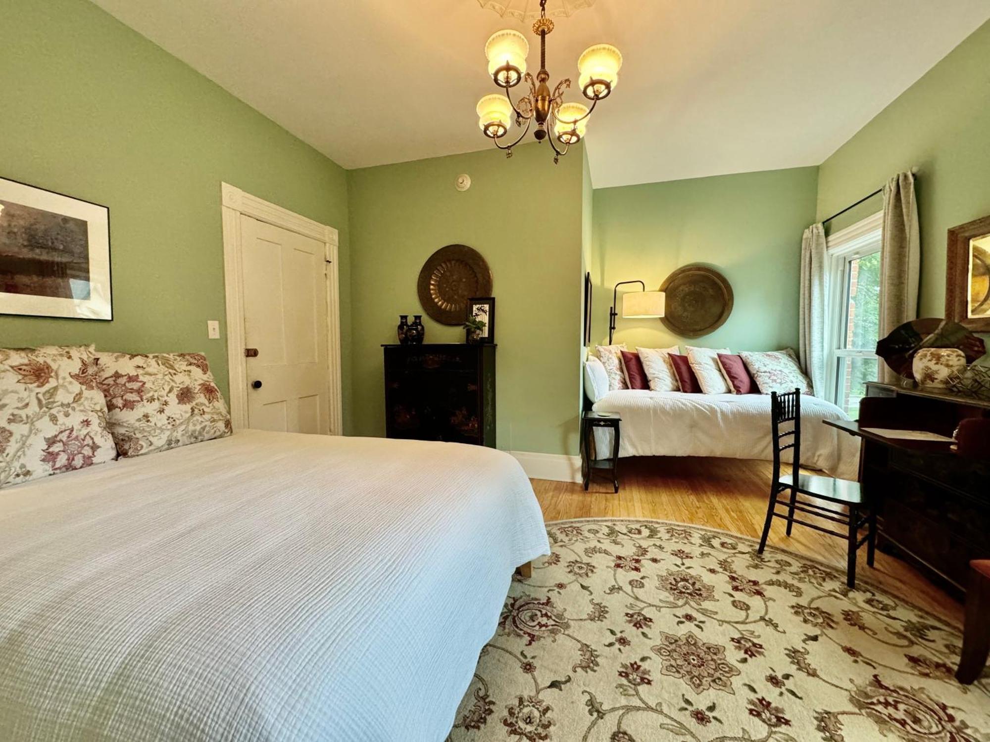 The Edwards Waterhouse Inn Fredonia Bagian luar foto