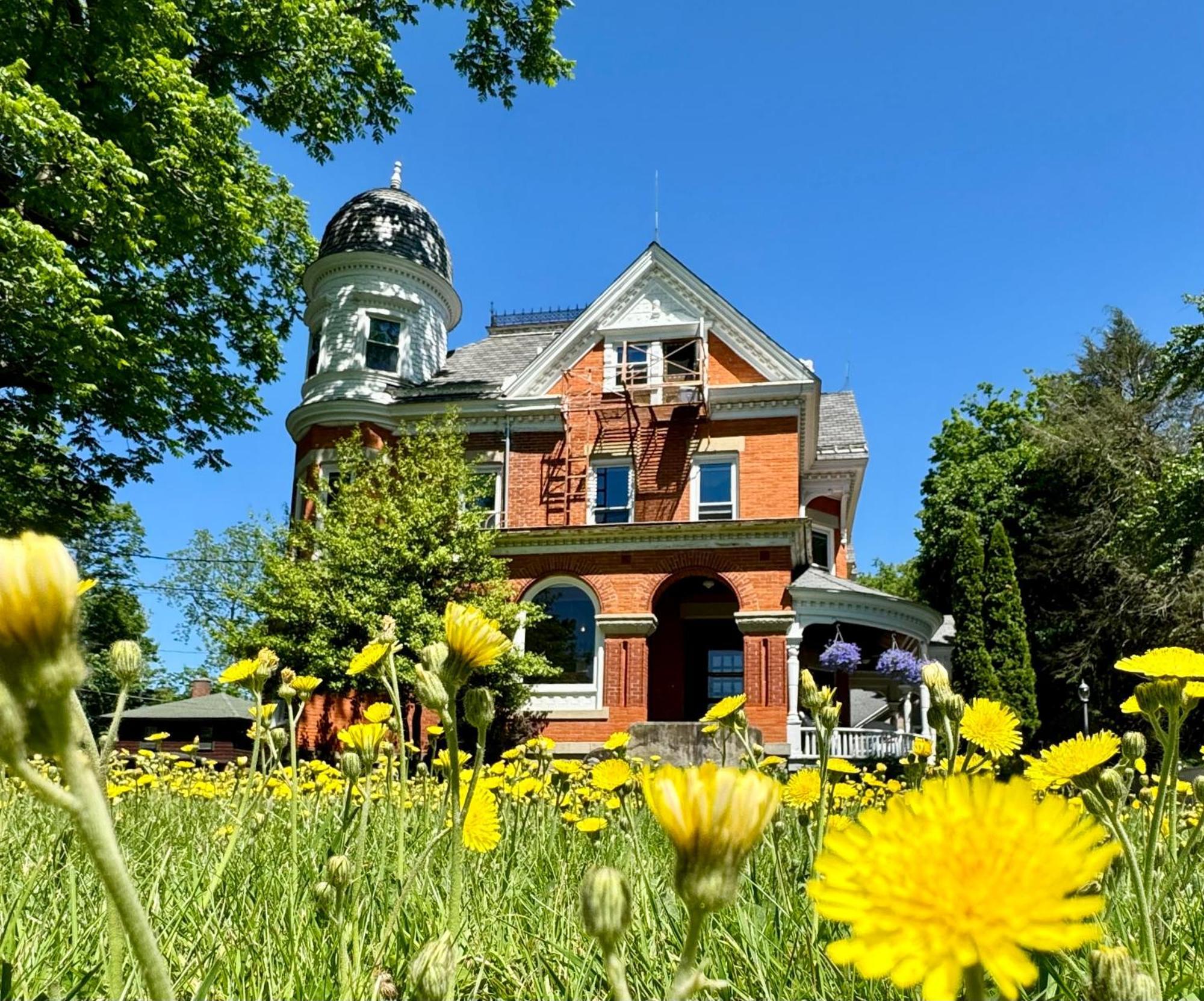 The Edwards Waterhouse Inn Fredonia Bagian luar foto