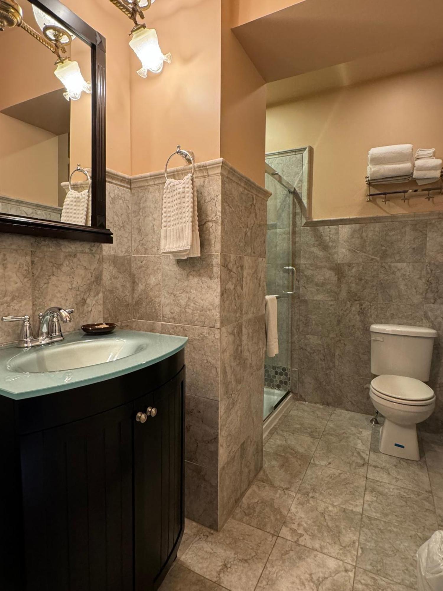 The Edwards Waterhouse Inn Fredonia Bagian luar foto